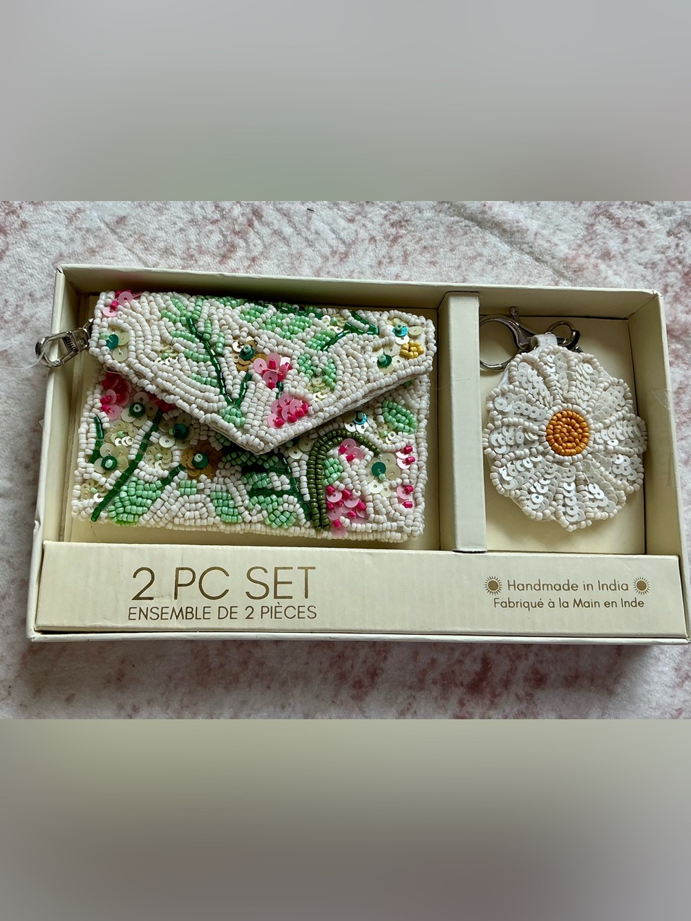 Hand Beaded Floral Card Holder & Daisy Keychain Set